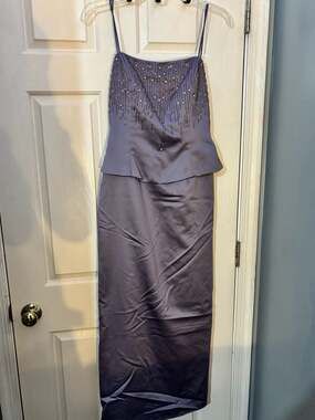 Dave & Johnny Lavender Beaded Peplum Formal Evening Gown Size 7-8